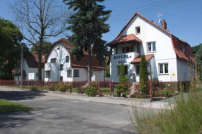 Отель Hotelik Villa  Легница